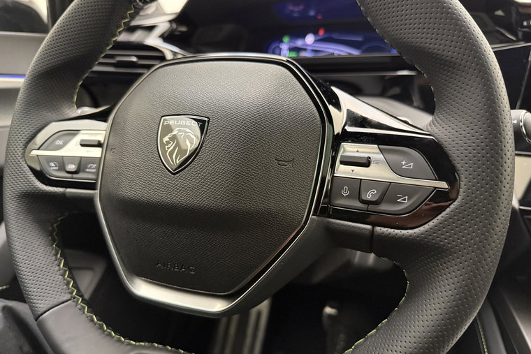 Vehicle Image 23