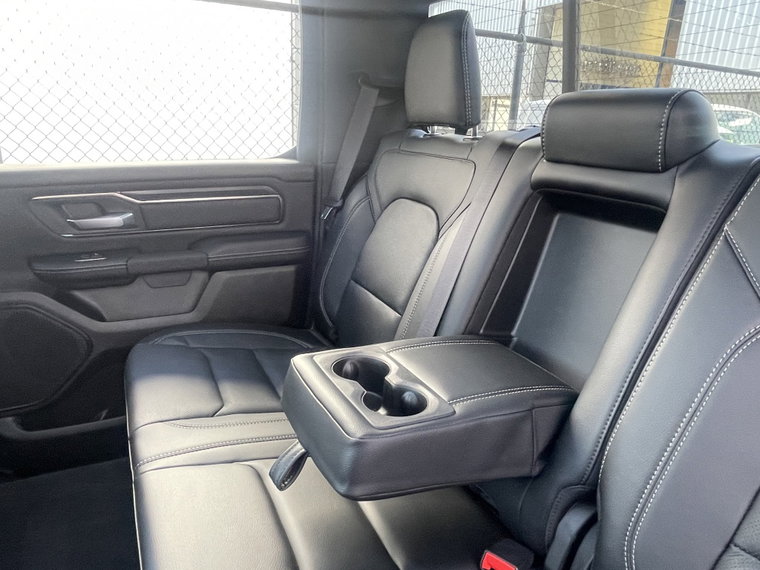 Vehicle Image 35