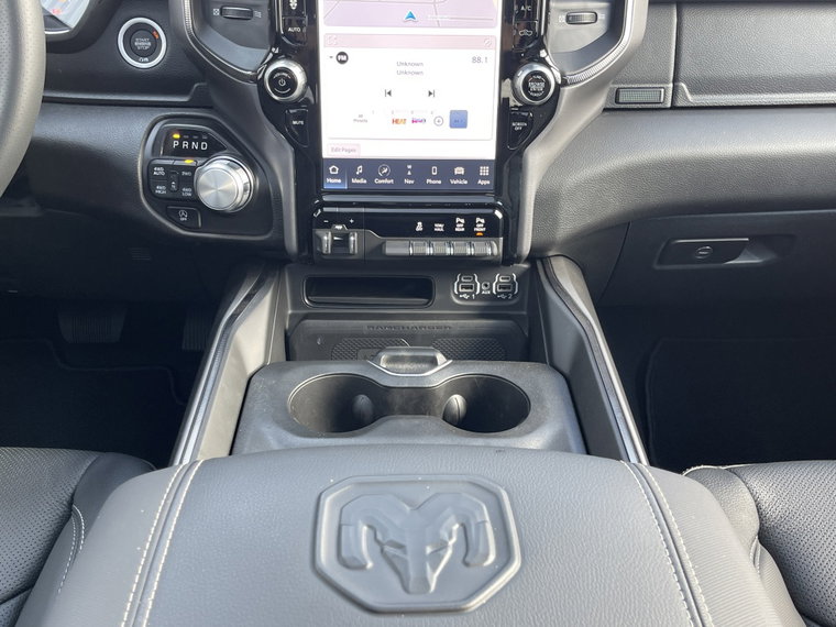 Vehicle Image 38