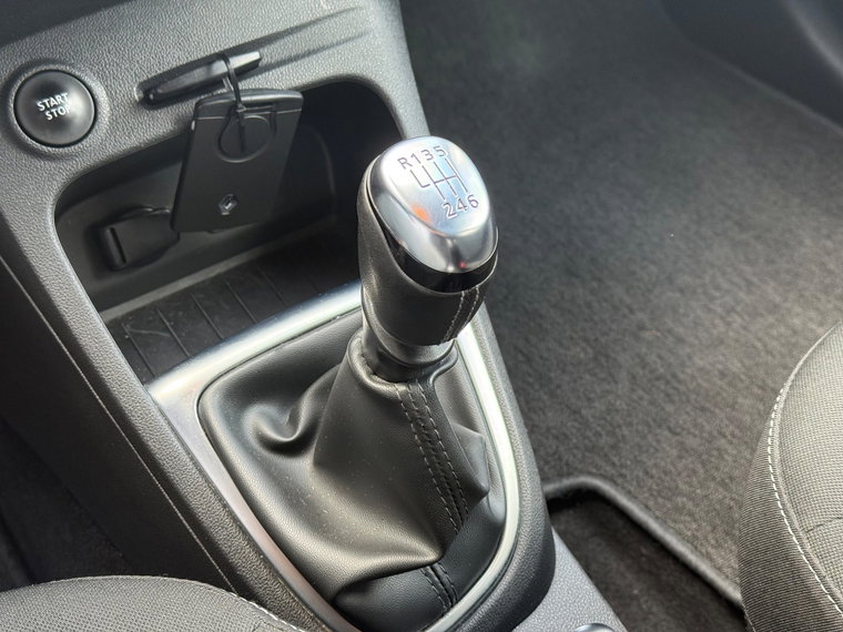 Vehicle Image 24