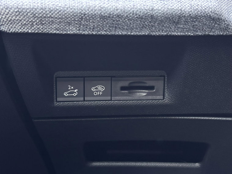 Vehicle Image 28