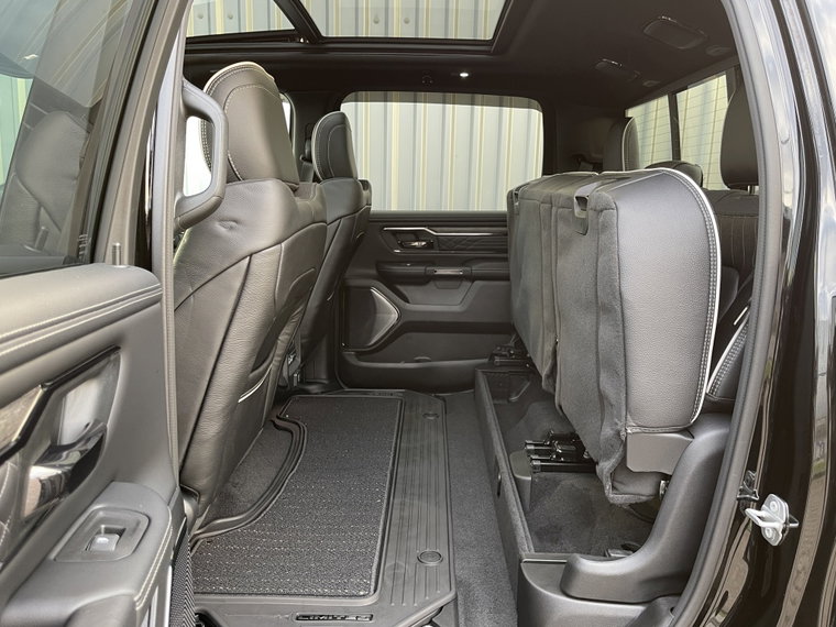 Vehicle Image 36