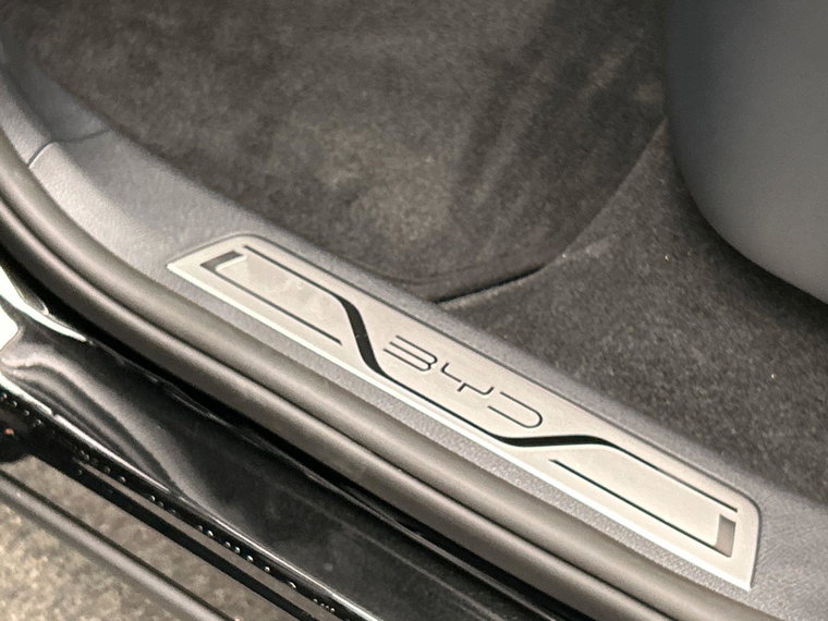 Vehicle Image 37