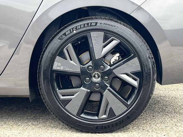 Vehicle Image 35