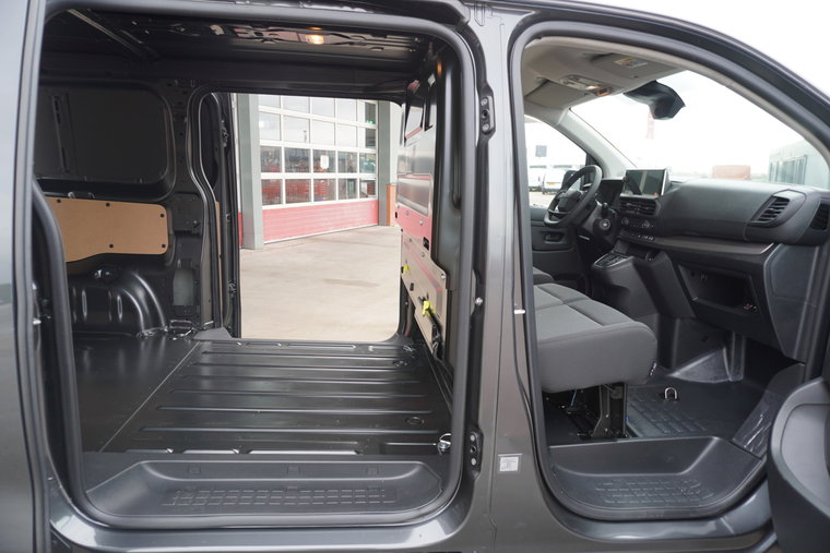 Vehicle Image 13