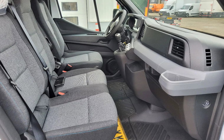 Vehicle Image 19