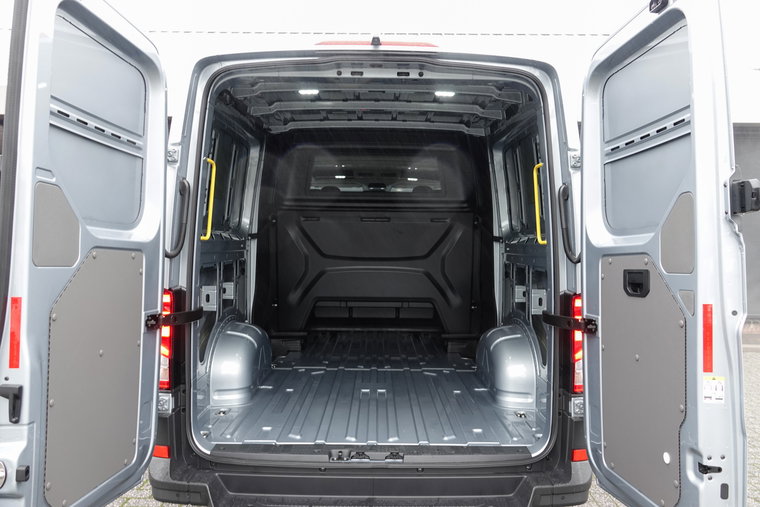 Vehicle Image 21