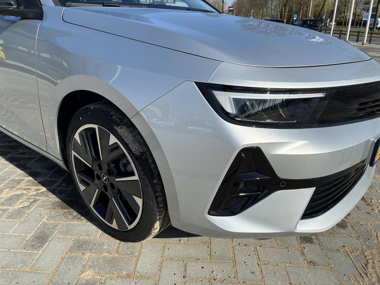 Vehicle Image 24