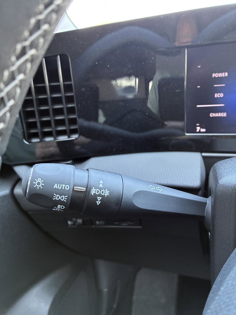 Vehicle Image 35