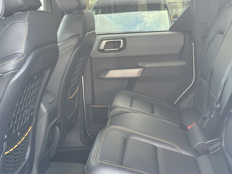 Vehicle Image 23