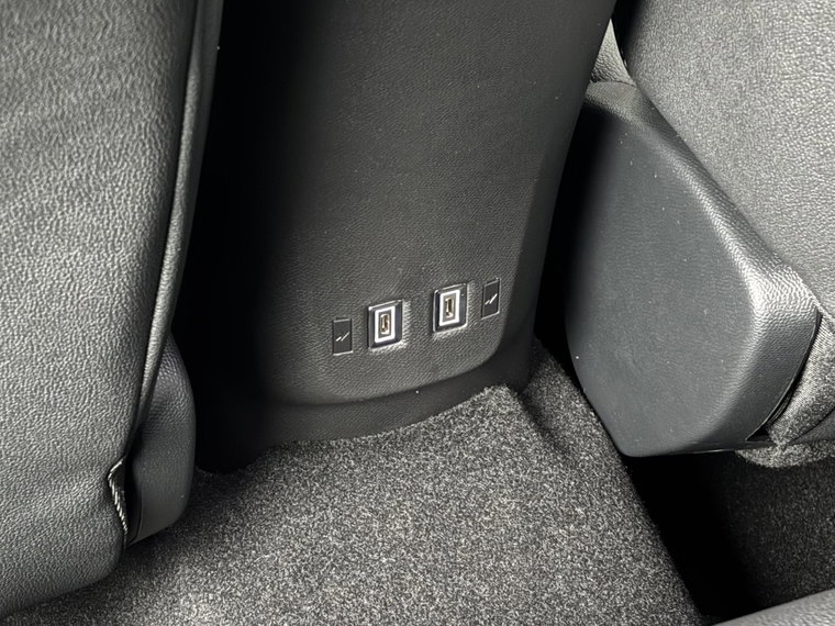 Vehicle Image 24