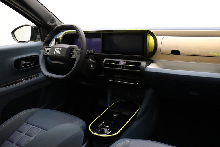 Vehicle Image 15