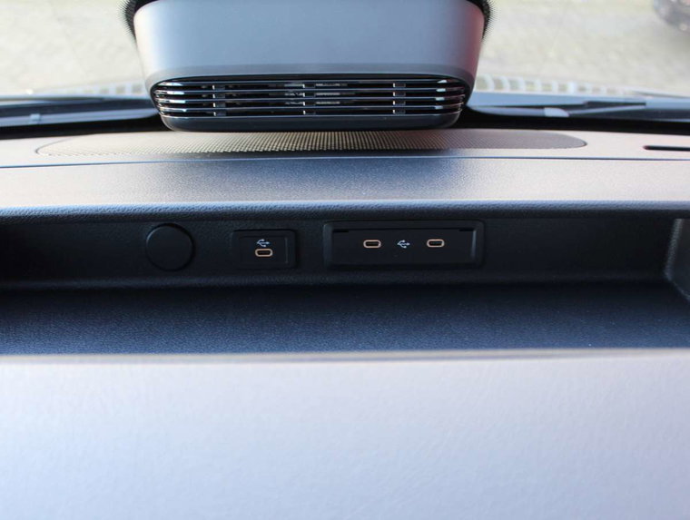 Vehicle Image 35