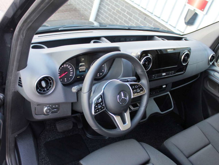 Vehicle Image 37