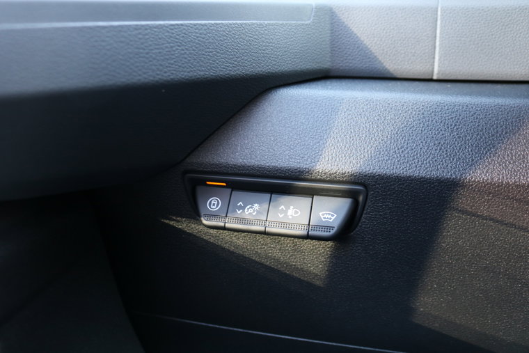 Vehicle Image 26