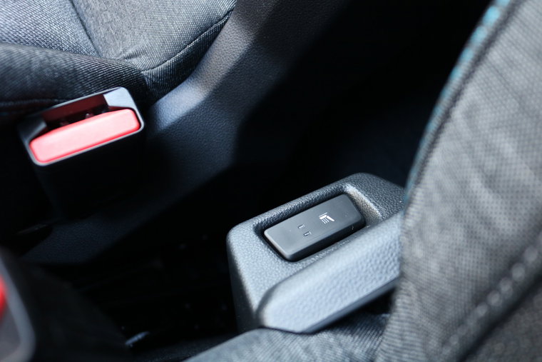 Vehicle Image 35