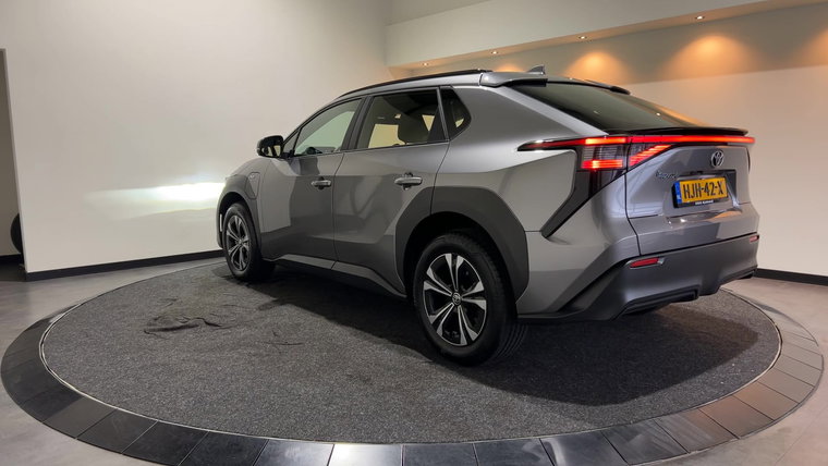 Vehicle Image 17