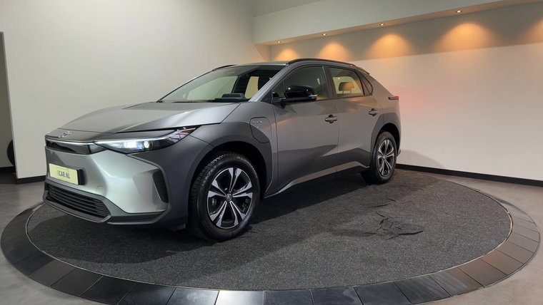 Vehicle Image 9