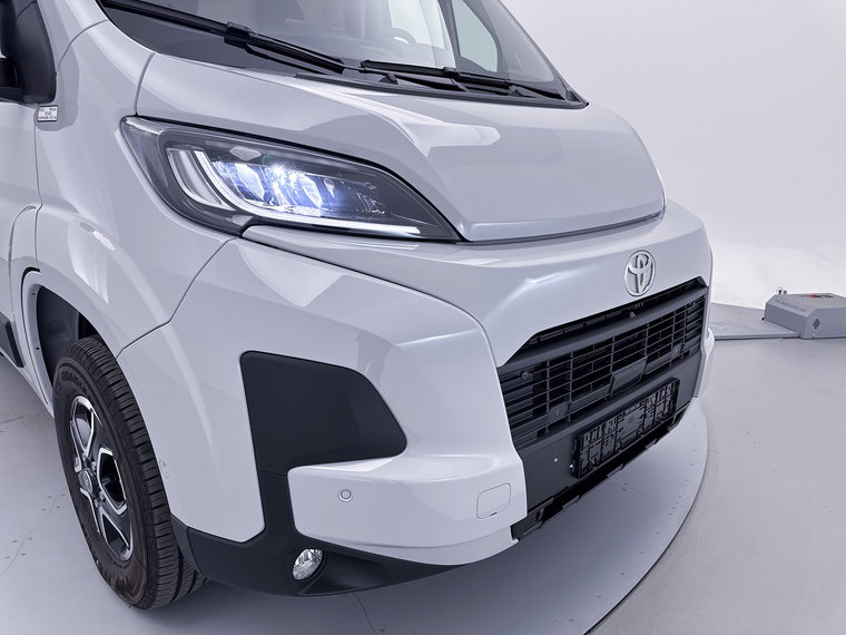 Vehicle Image 40