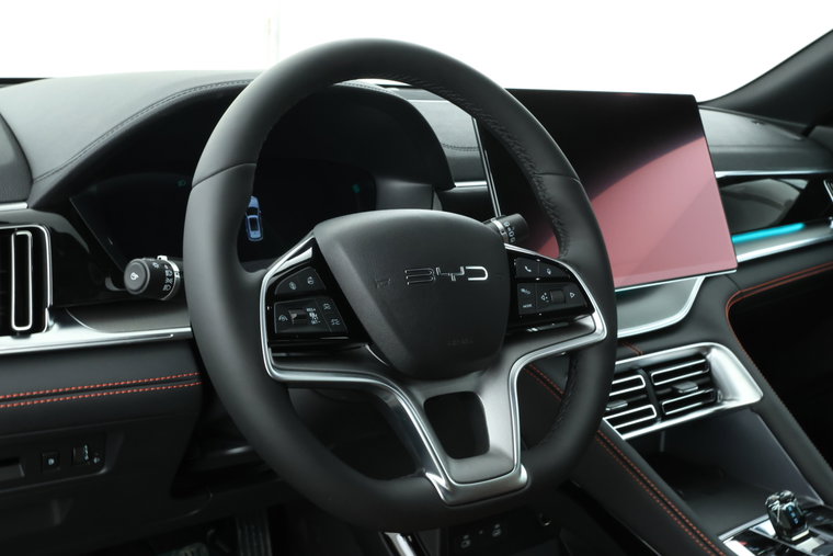 Vehicle Image 16