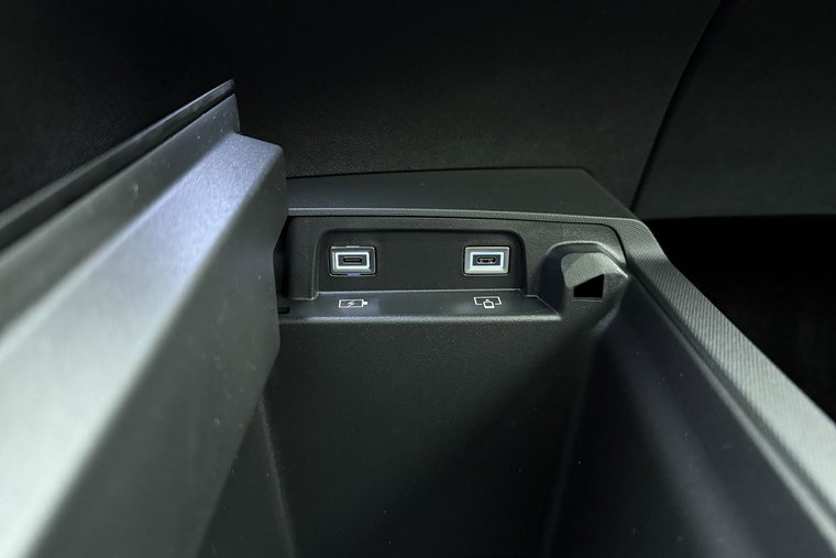 Vehicle Image 40