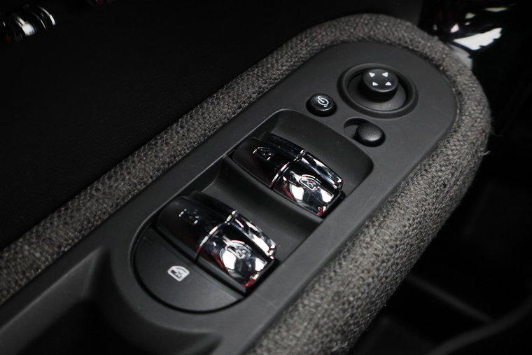 Vehicle Image 33