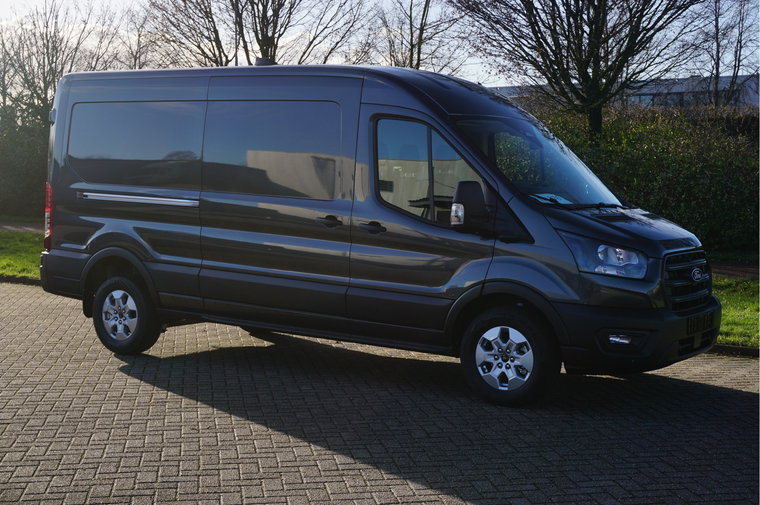 Vehicle Image 6