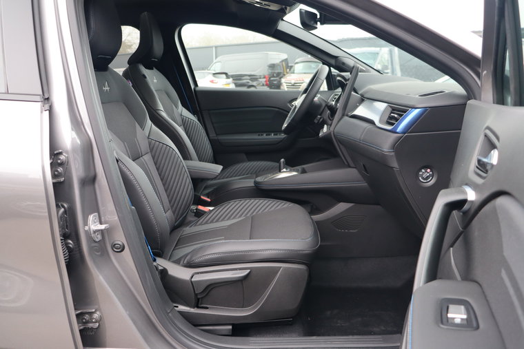 Vehicle Image 12