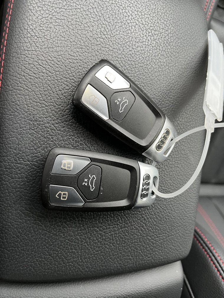Vehicle Image 32