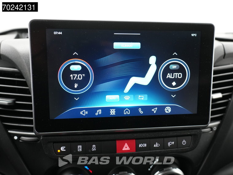 Vehicle Image 38