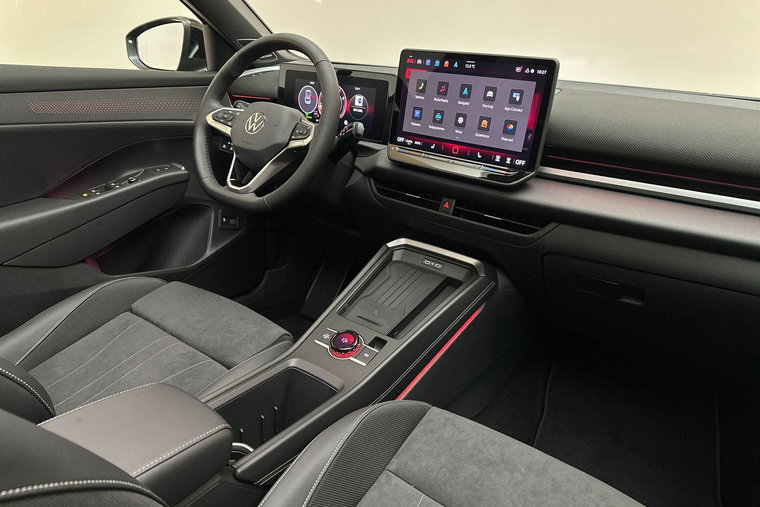 Vehicle Image 13