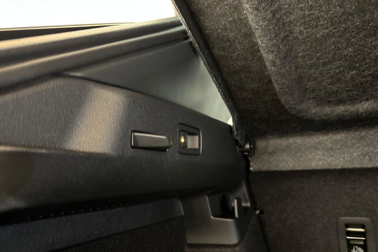 Vehicle Image 37