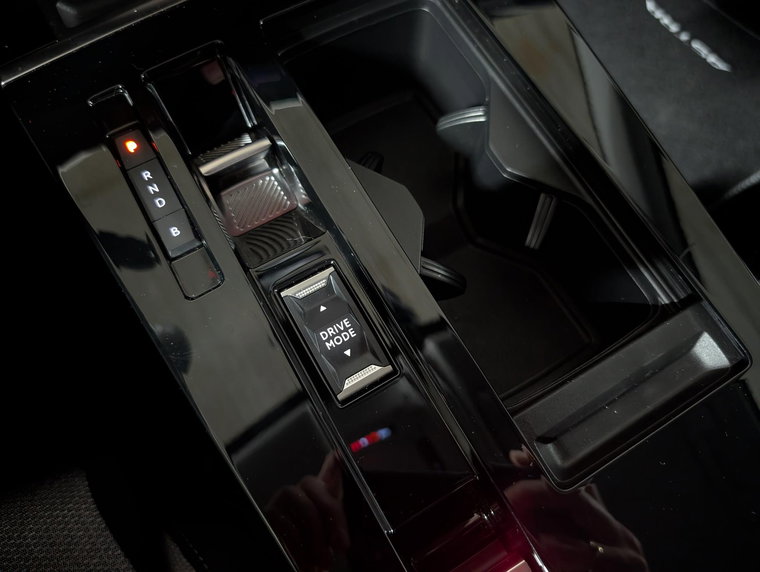 Vehicle Image 33