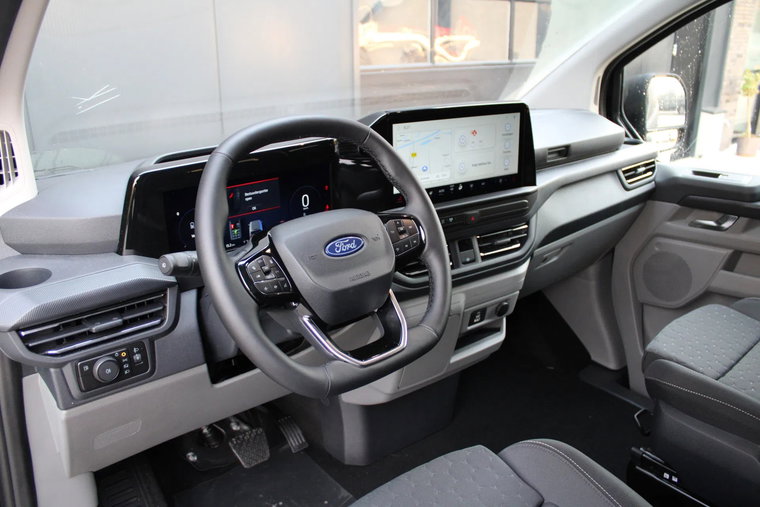 Vehicle Image 30