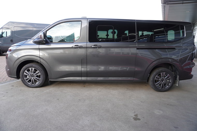 Vehicle Image 8