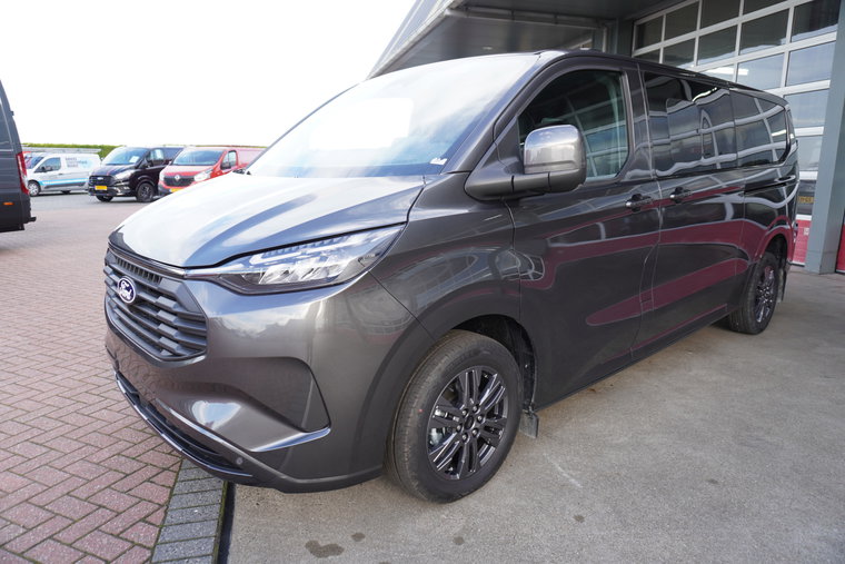 Vehicle Image 9