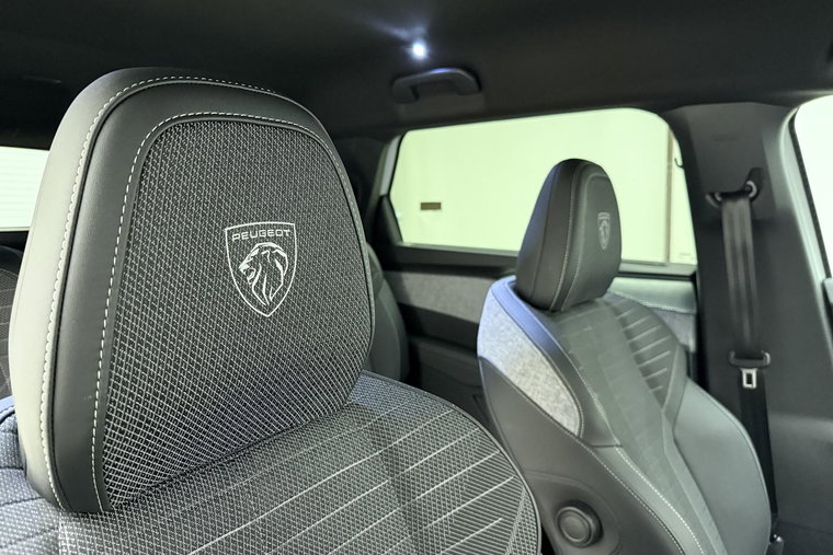 Vehicle Image 15