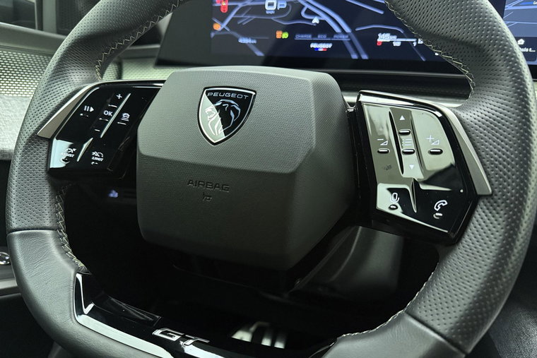 Vehicle Image 23