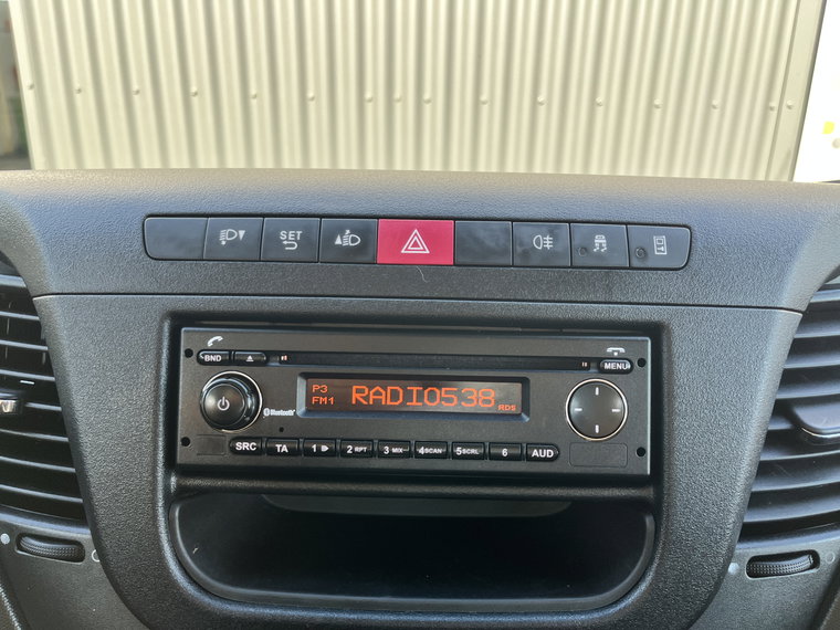 Vehicle Image 32