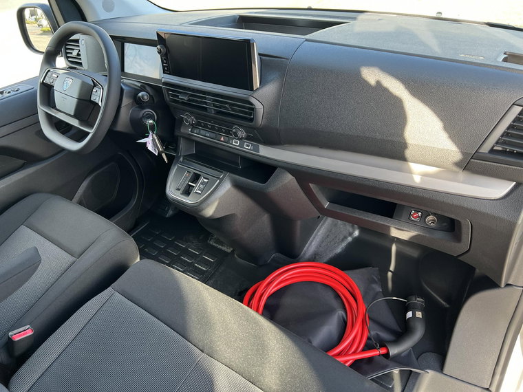 Vehicle Image 35
