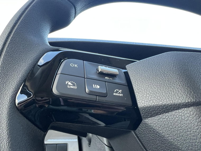 Vehicle Image 39