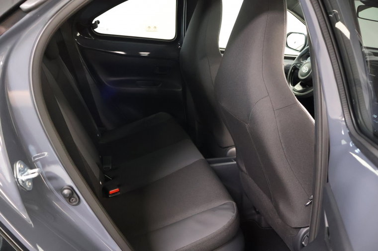 Vehicle Image 13