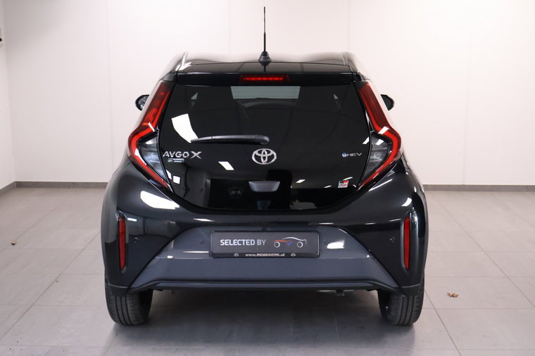 Vehicle Image 4