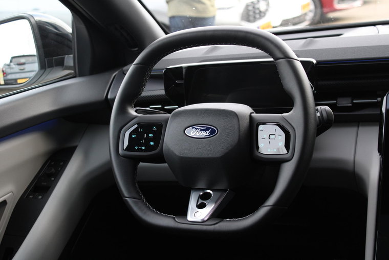 Vehicle Image 17