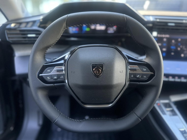 Vehicle Image 24