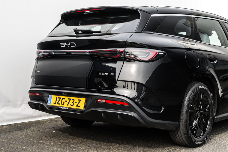 Vehicle Image 15