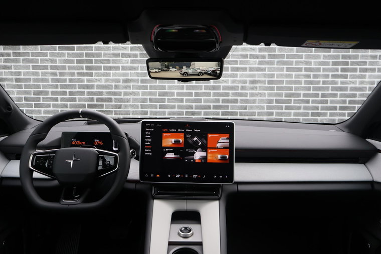 Vehicle Image 10