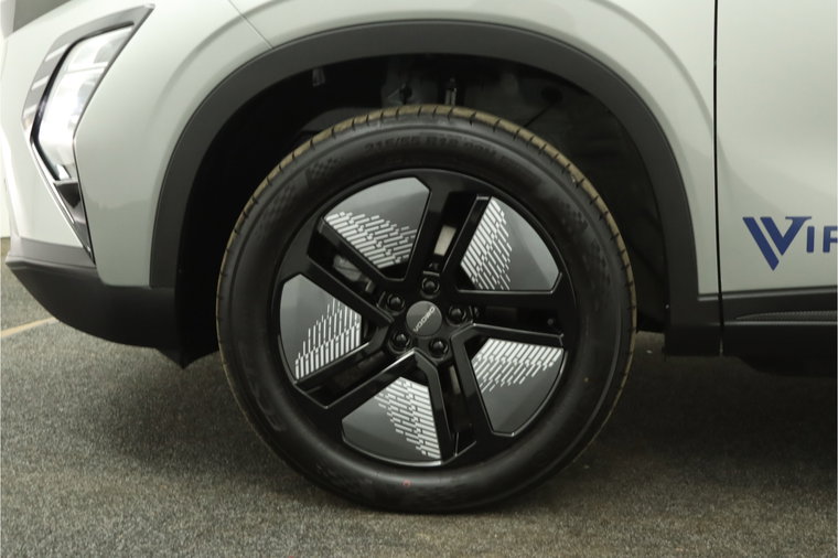 Vehicle Image 16