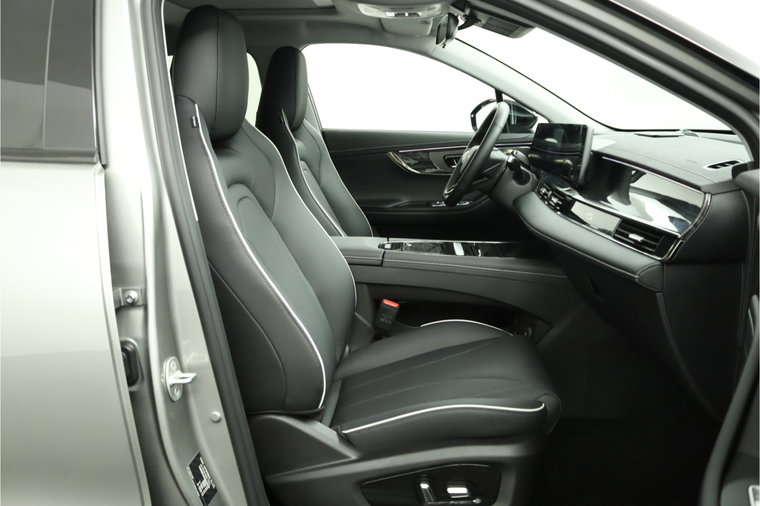 Vehicle Image 33