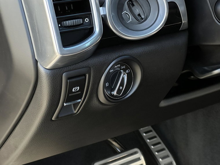 Vehicle Image 45